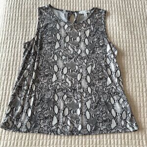 Nine West sleeveless blouse size m